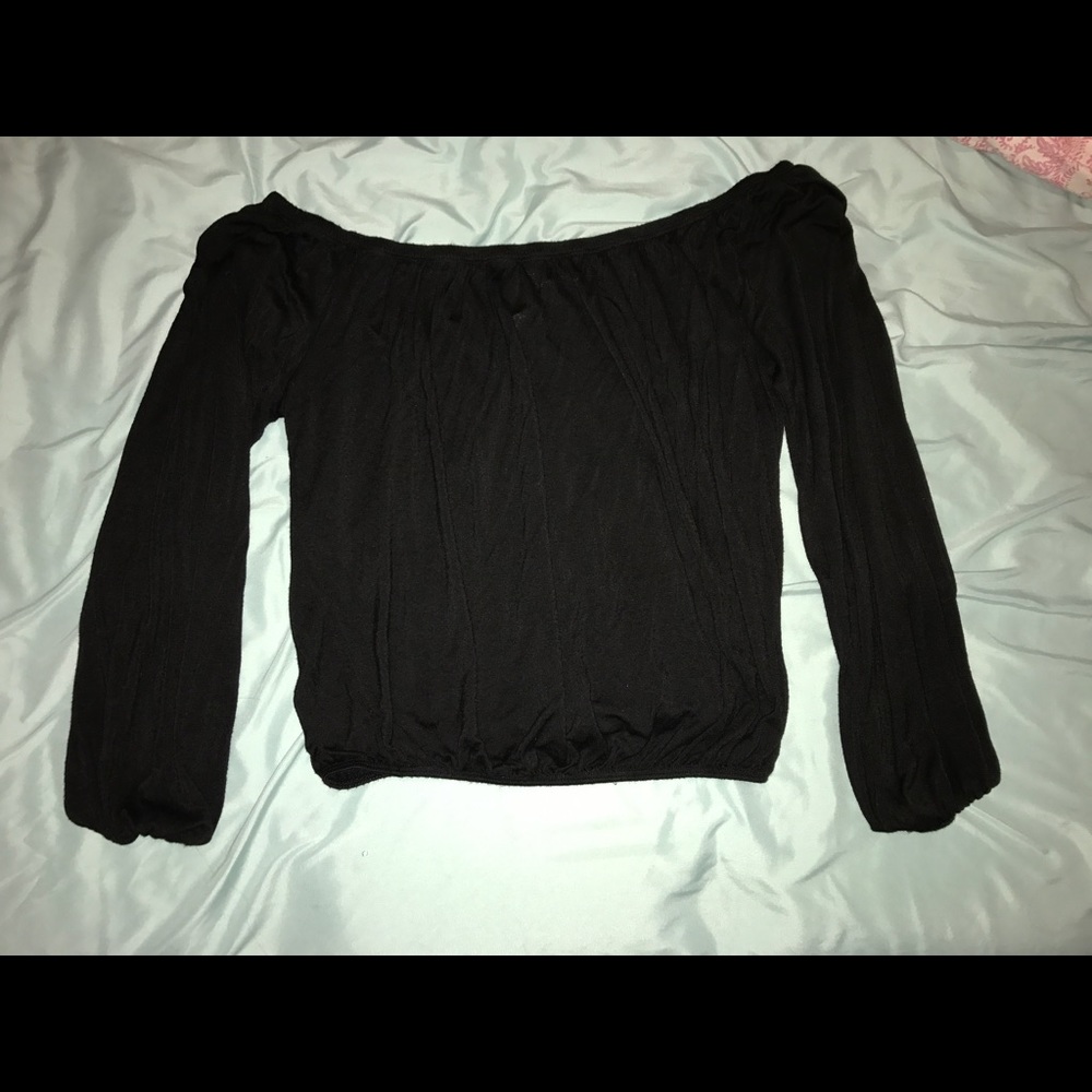 Off the shoulders Black Crop